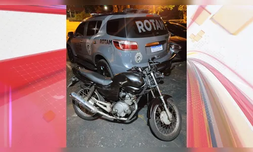 Homem é preso após ser visto pintando moto furtada em Apucarana