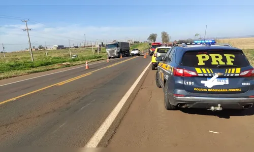 Acidente entre moto e caminhão mata jovem de 19 anos no PR