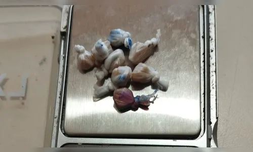 Mulher tenta engolir pedras de crack para não ser presa em Apucarana