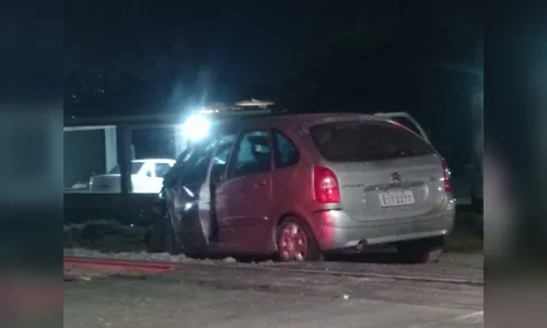 Gestante a caminho do hospital se envolve em acidente com trem