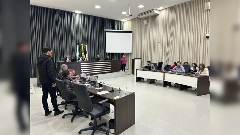 Imagem ilustrativa da notícia Câmara de Apucarana tem “sessão relâmpago” segunda