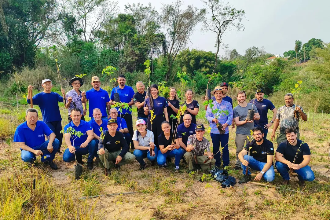 A ação integra o programa Paraná Mais Verde, que busca, por meio da recuperação dos biomas, aliar o desenvolvimento ambiental