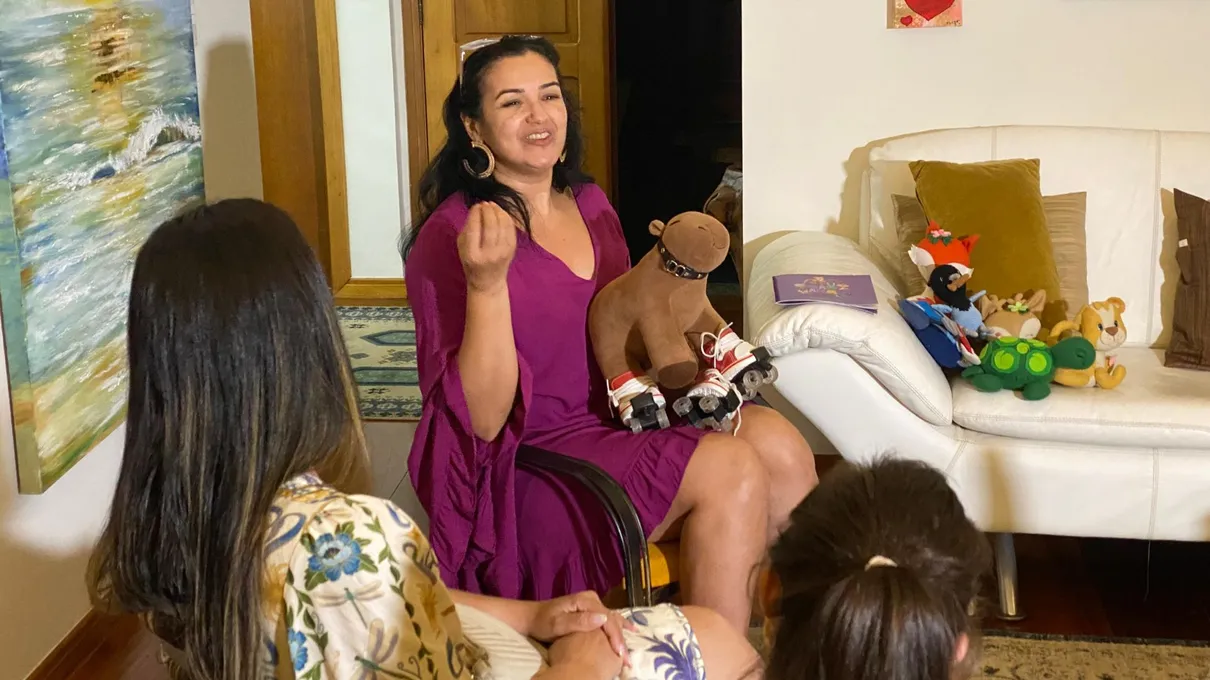 Ana Paula Cruz, também conhecida como Ana Com Doçura, fez o pré-lançamento da obra nesta terça-feira (10)