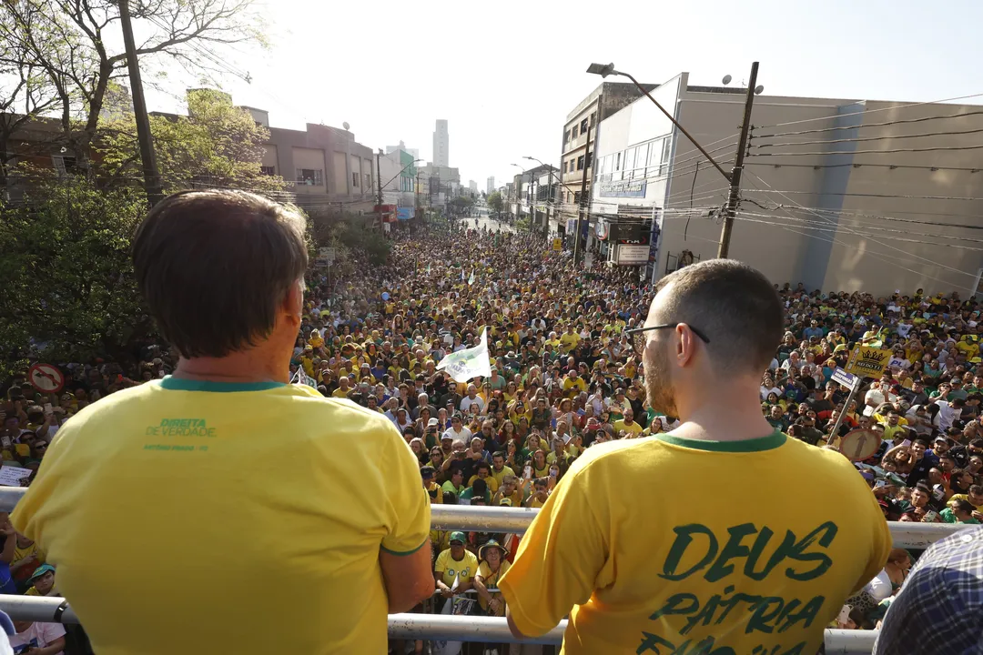 Bolsonaro discursa em Arapongas