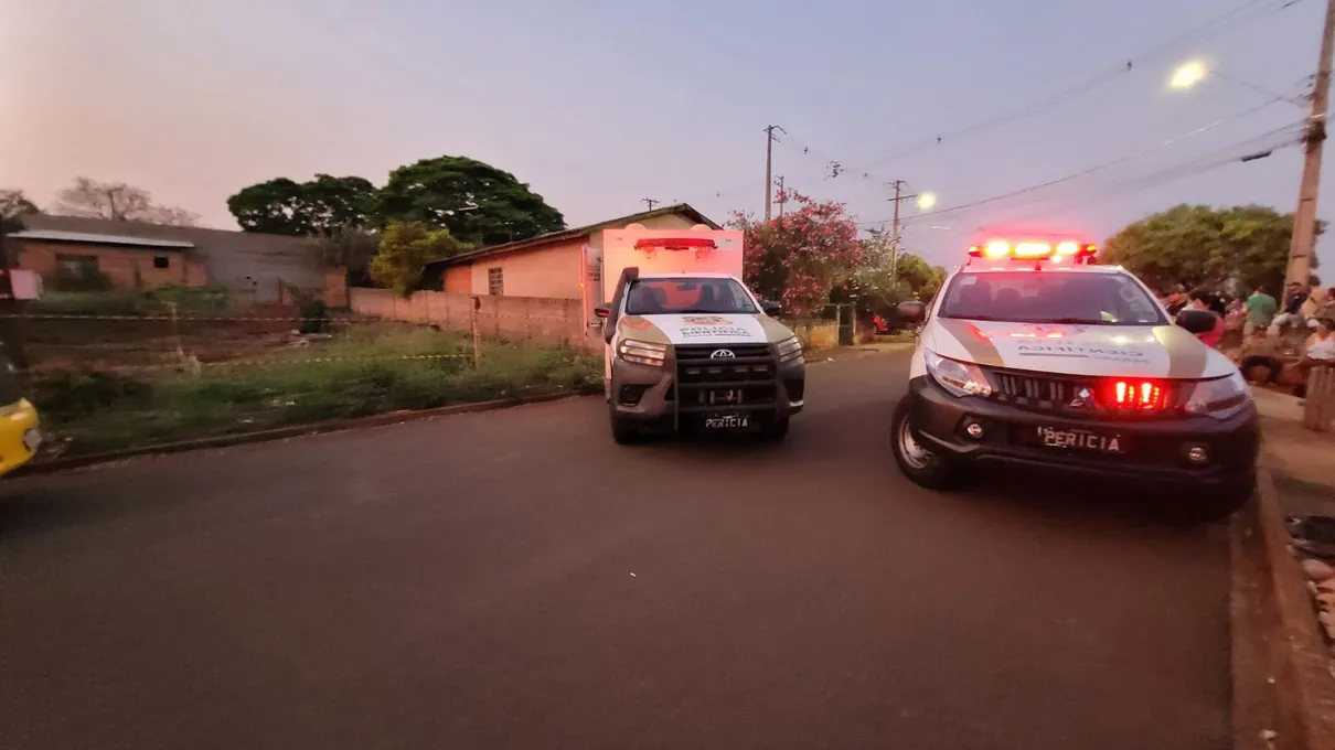 Claudinei, também conhecido como Barranco ou Barranquinho, foi esfaqueado após um desentendimento com um homem de 32 anos que confessou o crime à Polícia Militar (PM) quando foi detido.