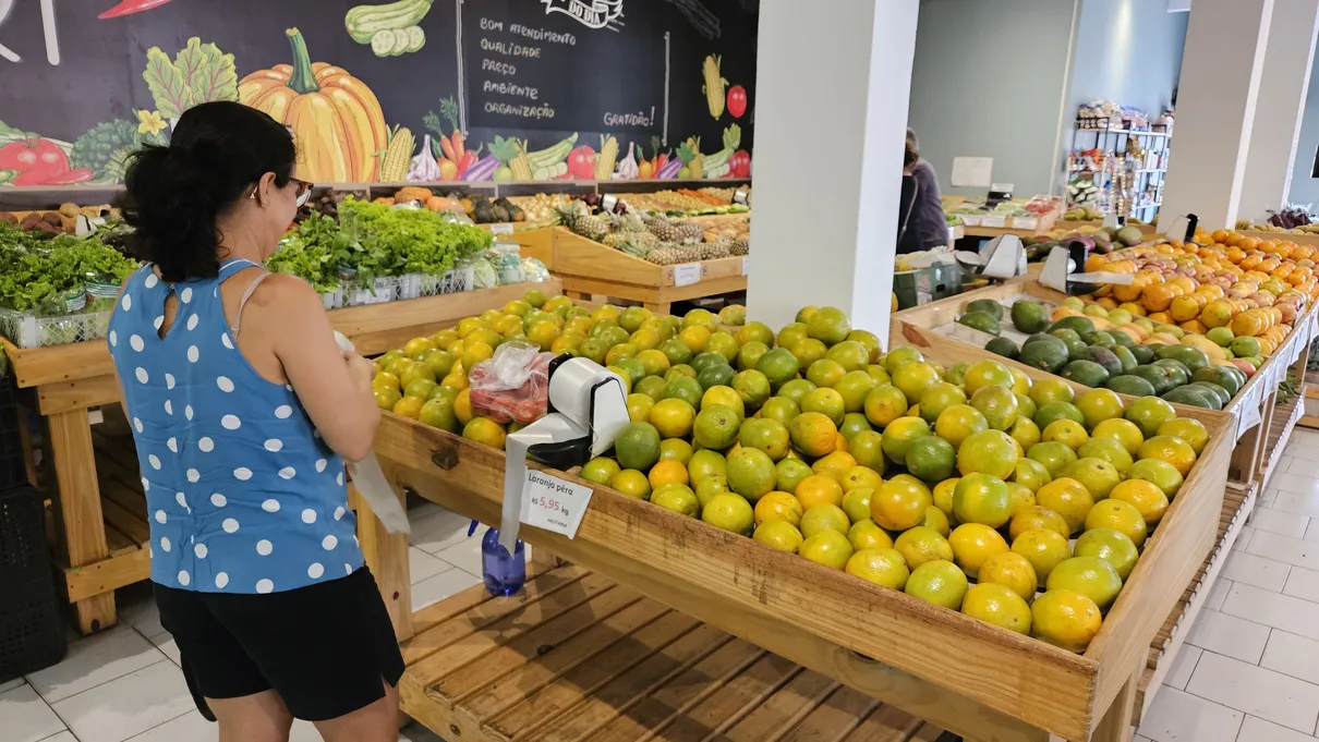 Frutas como abacaxi, banana, melão e laranja ficaram mais caras