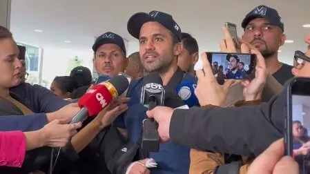 Marçal concede entrevista na saída de hospital