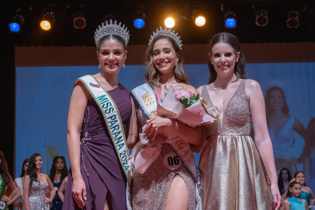 Miss Paraná Isabelle Queiroz, Miss Arapongas Lorena de Oliveira Vicentin e coordenadora Alcieli Reinauer