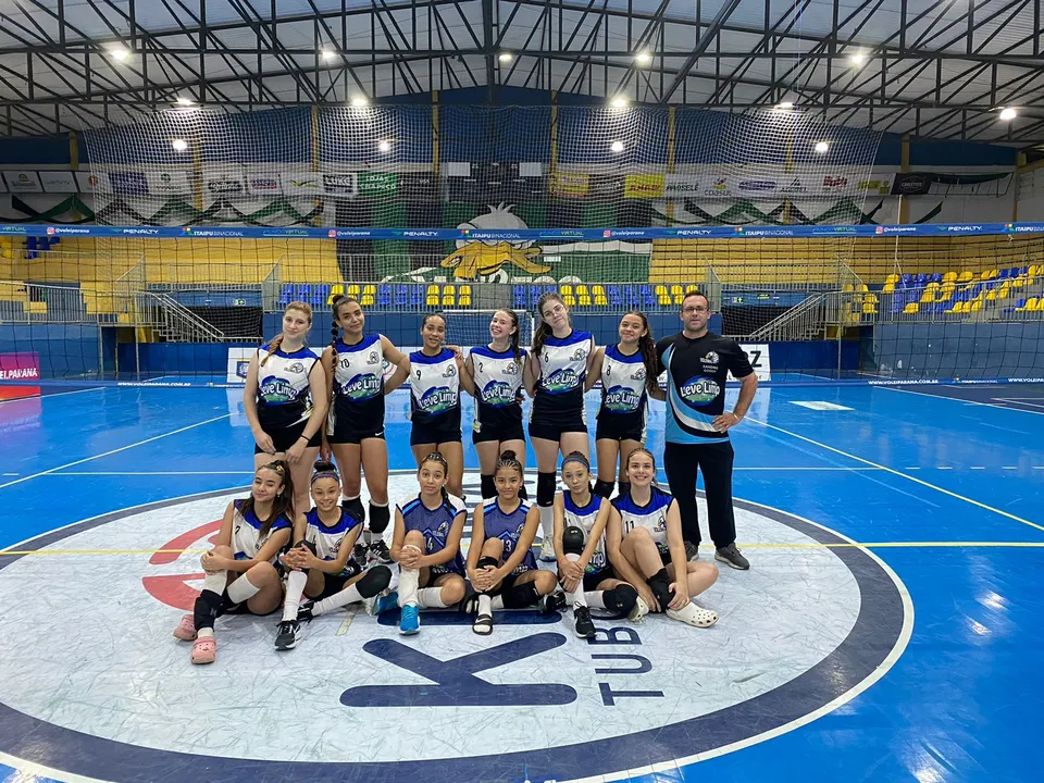 O Campeonato Paranaense de Voleibol Série C, categoria Sub-15, contou com a participação de 16 equipes