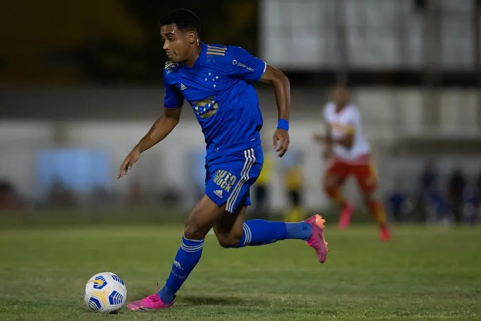 O Guarani alcançou 21 pontos e colou de vez nos adversários