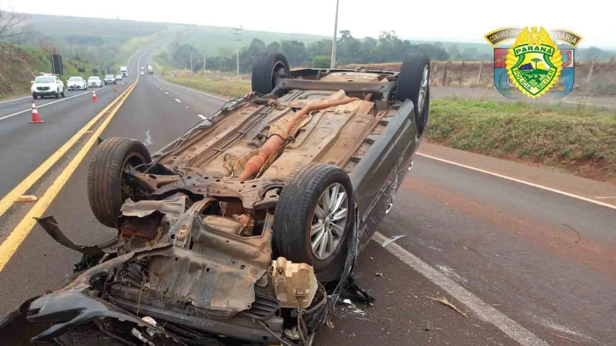 O carro tinha placas de Barueri/SP