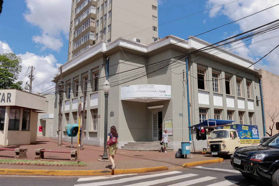 Polo UAB fica na Praça Rui Barbosa, em frente à agência do Banco do Brasil