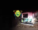 Motorista fica ferido após Fiorino capotar em local 'muito perigoso'