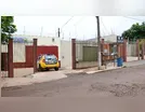 Mulher vai presa ao agredir pai e filha de 10 anos em Califórnia