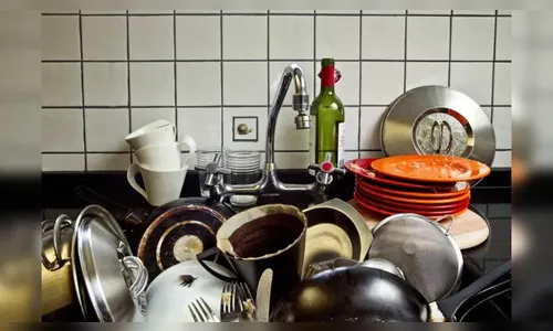 Pai é ameaçado de morte após discussão por conta de louça suja