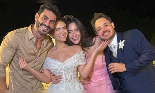 A primeira foto do casamento foi compartilhada nas redes sociais por Rodolffo