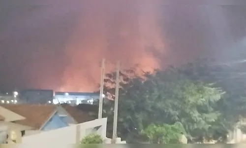 Bombeiros controlam fogo próximo a outro frigorífico no Norte Pioneiro