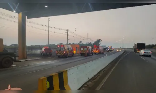 Acidente entre carro e caminhão na BR-277 deixa cinco feridos no PR