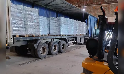 PR envia 10 mil cestas básicas para gaúchos afetados por enchentes