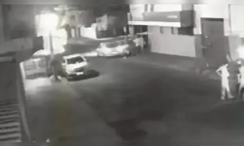 Vídeo mostra adolescente sendo agredido com socos e garrafada no PR