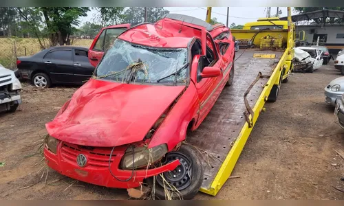 Capotamento na PR-218 deixa dois feridos em Arapongas