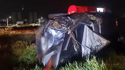 Colisão entre Amarok e Corolla deixa uma pessoa ferida na BR-467