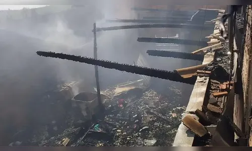 Criança de 2 anos morre em incêndio enquanto estava sozinha em casa