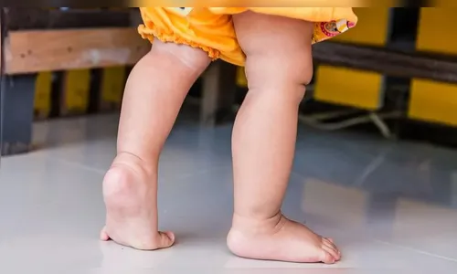 Bebê de 10 meses é salva por PMs após se engasgar em Arapongas