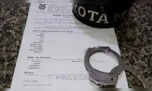 Mulher com mandado de prisão é detida durante abordagem na PR-082