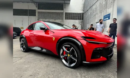 Polícia apreende Ferrari em operação que investiga bets e Deolane