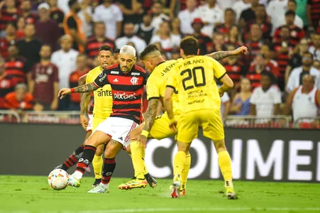 Flamengo perdeu para o Penãrol no Maracanã