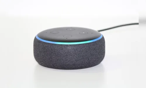 Implante cerebral permite que paciente com paralisia controle Alexa