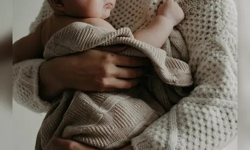 Mãe com bebê no colo é agredida pelo marido bêbado em Arapongas