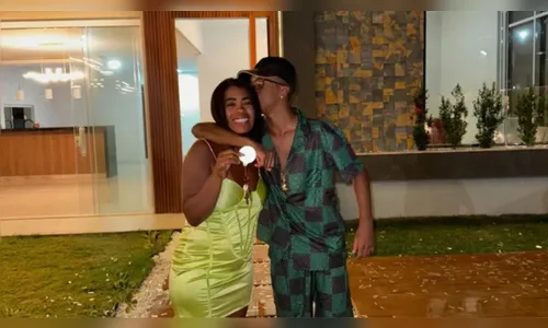 Influencer de 15 anos compra mansão para a mãe de R$1,2 milhão