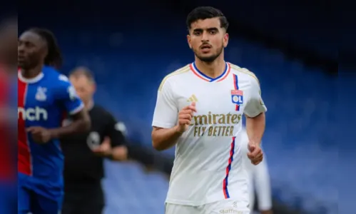 Jovem Arouch deixa Botafogo por 'motivos familiares' e volta à Europa