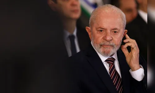 Lula afirma que a democracia falhou ao permitir a extrema direita