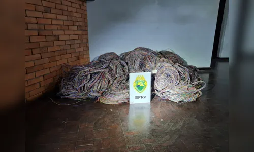 Homens são presos com mais de 200 quilos de fios de cobre na PR-986