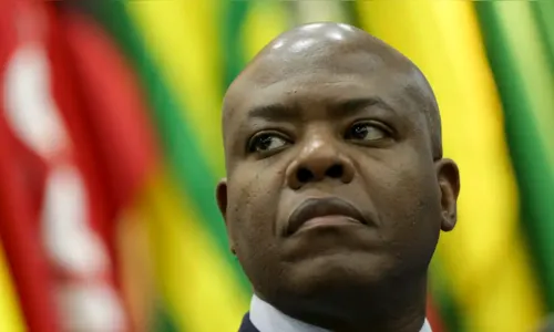 Governo Lula convoca Silvio Almeida para se explicar após denúncias