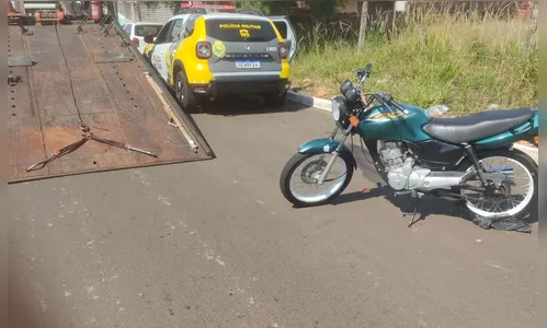 Rapaz foge da PM com moto furtada e sofre acidente em Apucarana; veja