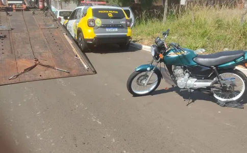 Moto foi recuperada e rapaz de 20 anos preso