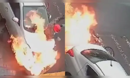 Moto pega fogo após colisão brutal com carro em Marialva; veja vídeo