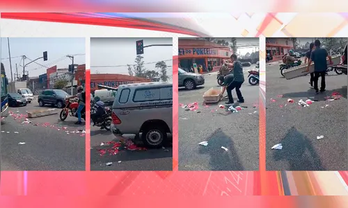 Caixão cai de carro funerário e corpo fica no meio da rua; veja vídeo