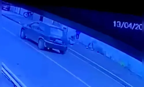Vídeos mostram homem sendo morto por ex-marido da namorada