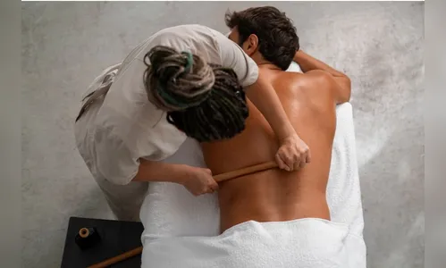 Saiba o que precisa conversar com o massagista de nuru antes da sessão