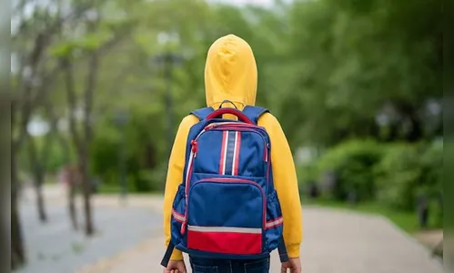 Aluno de 12 anos tenta furtar Coca-Cola mas é pego em flagrante