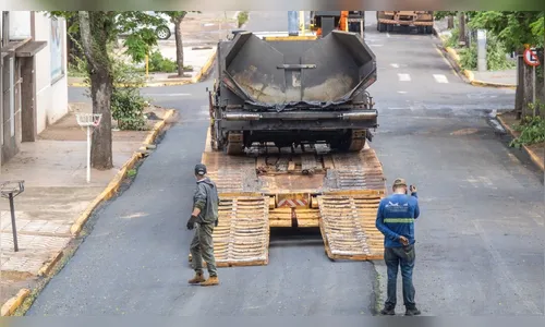 Recape fecha o trânsito na Rua Munhoz da Rocha em Apucarana