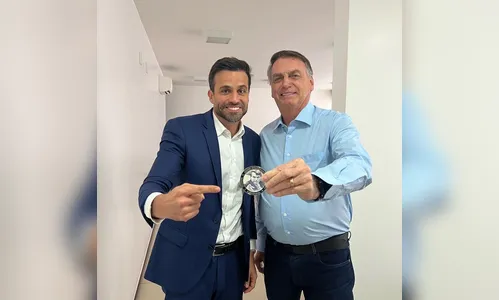 Bolsonaro condena Marçal por comparar episódio de cadeirada com facada