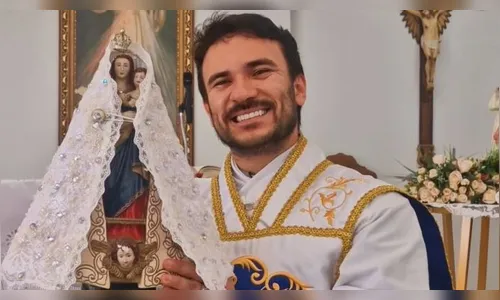 Sucesso nas redes sociais, padre morre em acidente de moto