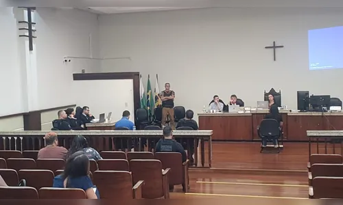 Homem acusado de matar irmã grávida enfrenta júri nesta terça (10)