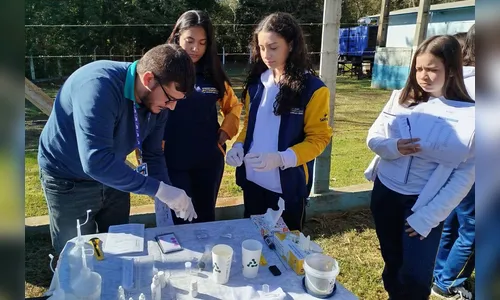 Sanepar orienta jovens sobre ações humanas em qualidade dos rios